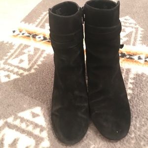 Sole Society black suede booties 9